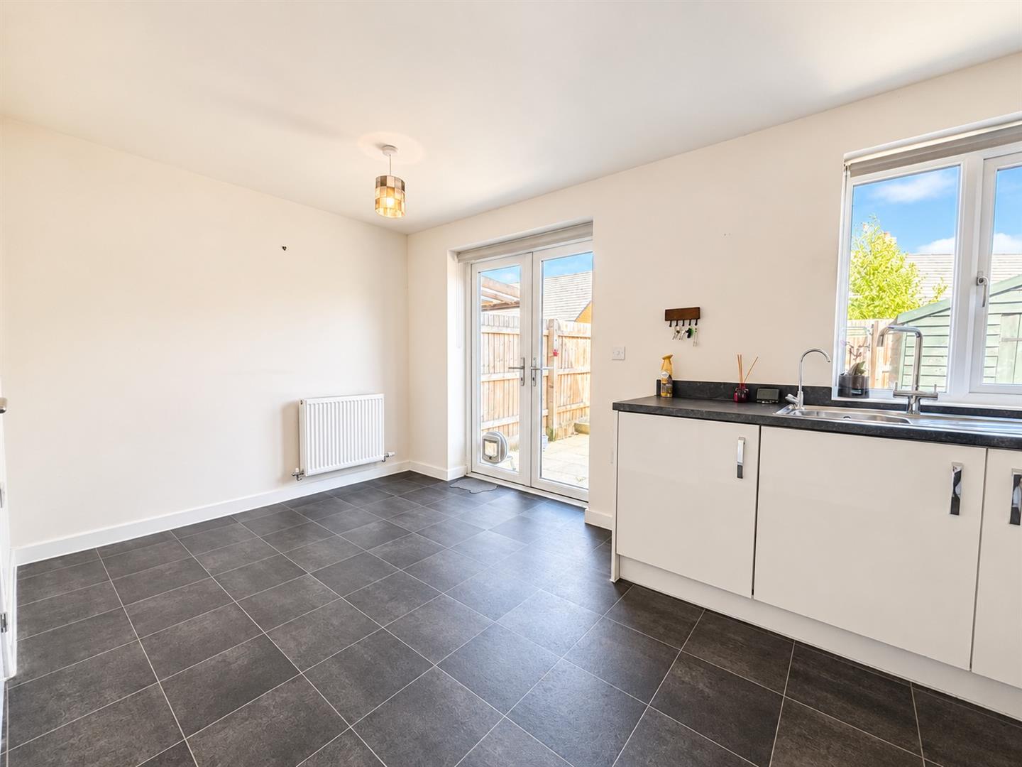 3 bed property in Hovingham Drive, Bedford
